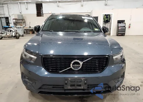 2022 Volvo Xc40 T5 R-Design z USA, uszkodzony, nr VIN YV4162UM3N2732255